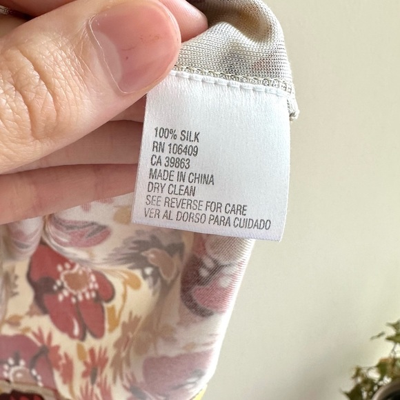 Antonio Melani Floral Print Halter Neck Top, 100% Silk Blouse, Size Large - Picture 8 of 16